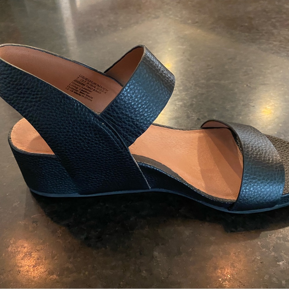 Gentle Souls Gianna Sandal. New condition, no box.
